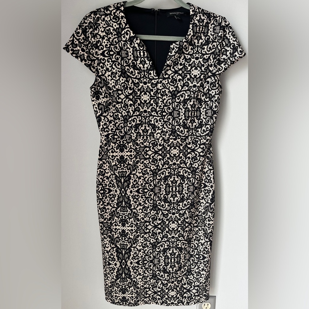 Banana Republic V-Neck Black & Cream Trellis Print Dress Cap Sleeves | Size 4
